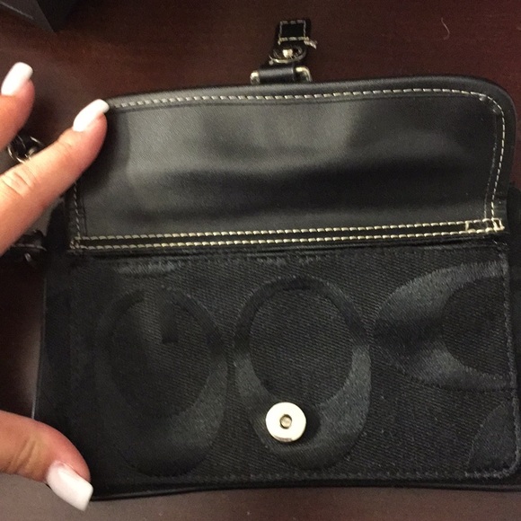 Wristlet - Picture 5 of 8